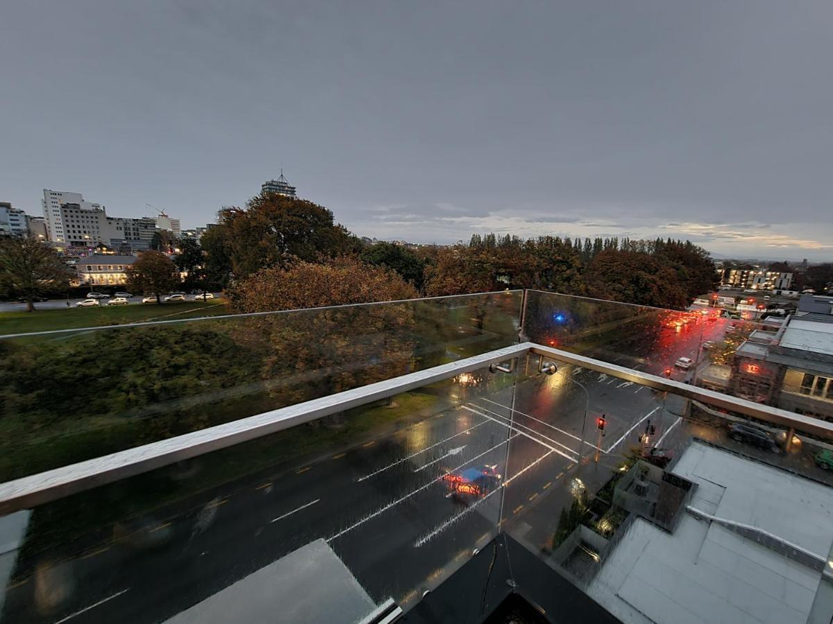 Latimer Loft - Christchurch Holiday Homes 외부 사진