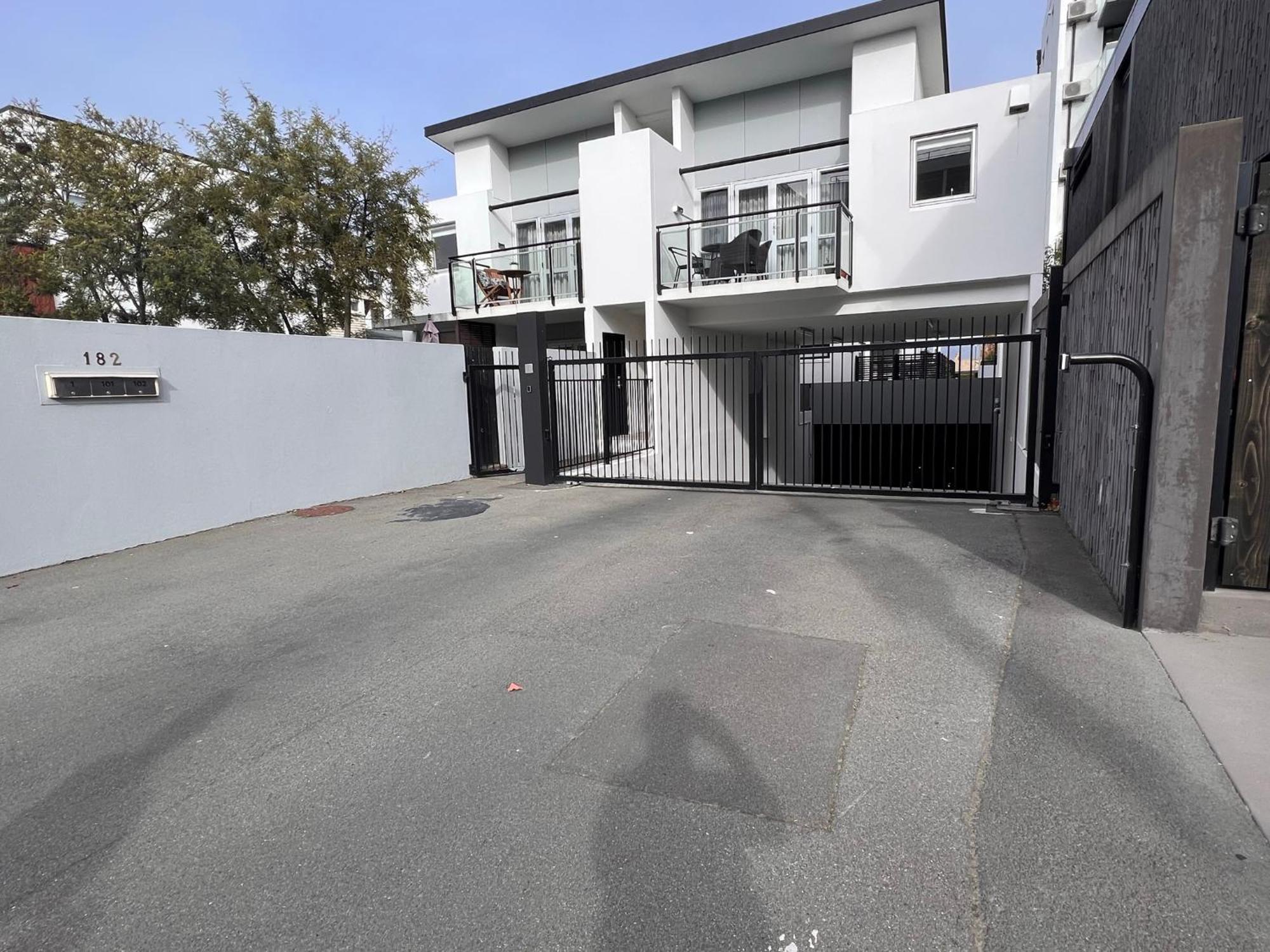 Latimer Loft - Christchurch Holiday Homes 외부 사진