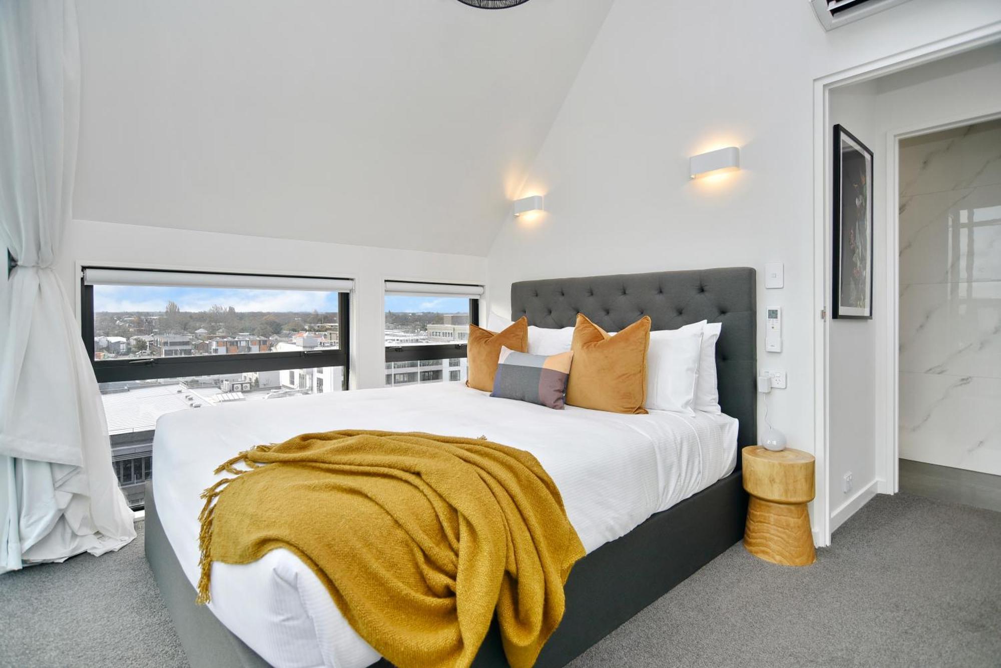 Latimer Loft - Christchurch Holiday Homes 외부 사진