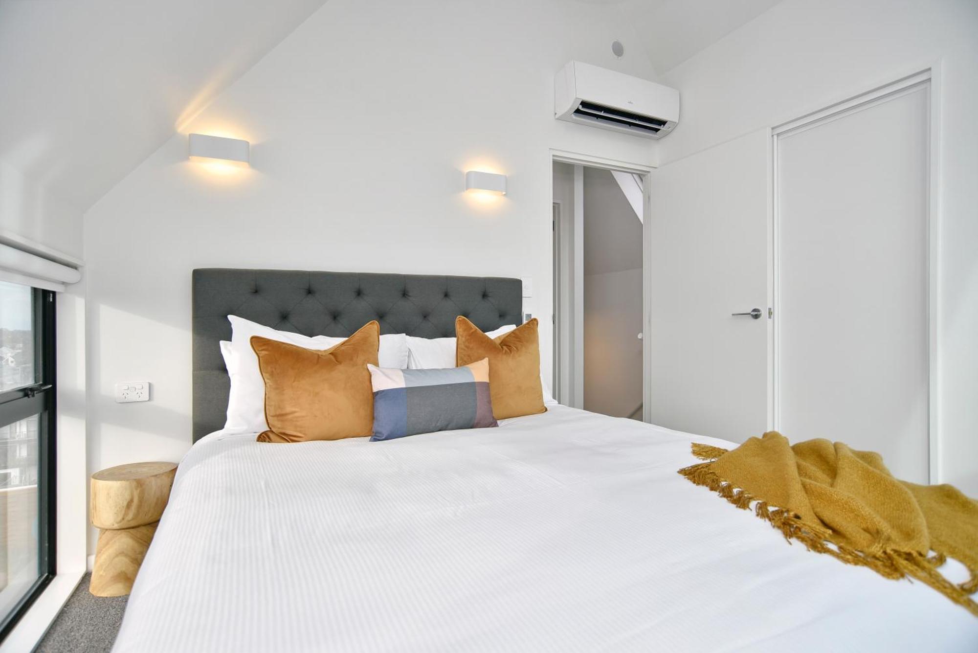 Latimer Loft - Christchurch Holiday Homes 외부 사진
