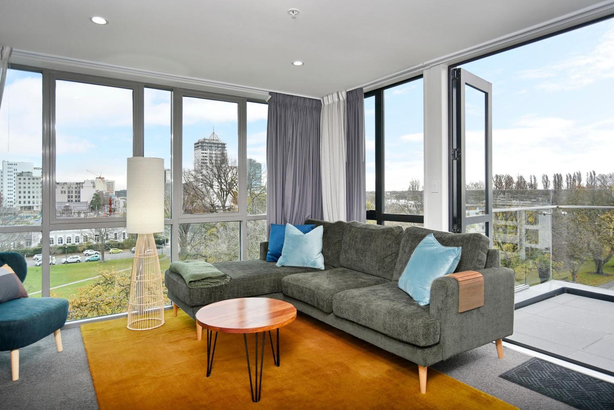 Latimer Loft - Christchurch Holiday Homes 외부 사진